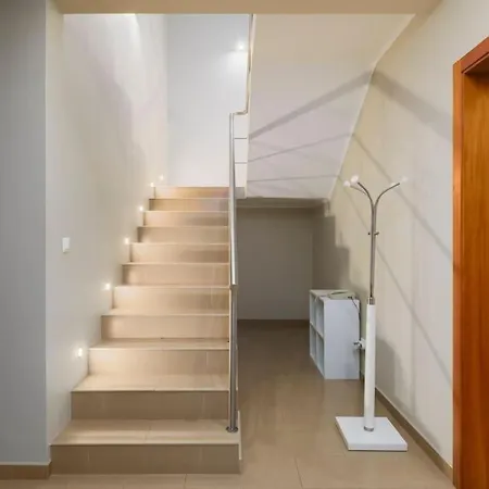 Charm Apartment *